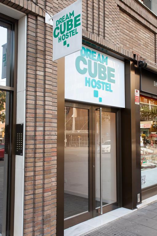 Dream Cube Hostel Барселона Экстерьер фото